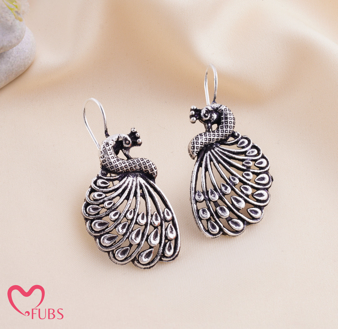 FUBS Purse of Surprises – Pink Dupatta, Jaipuri Earrings, Oxidised Kada & Bracelet