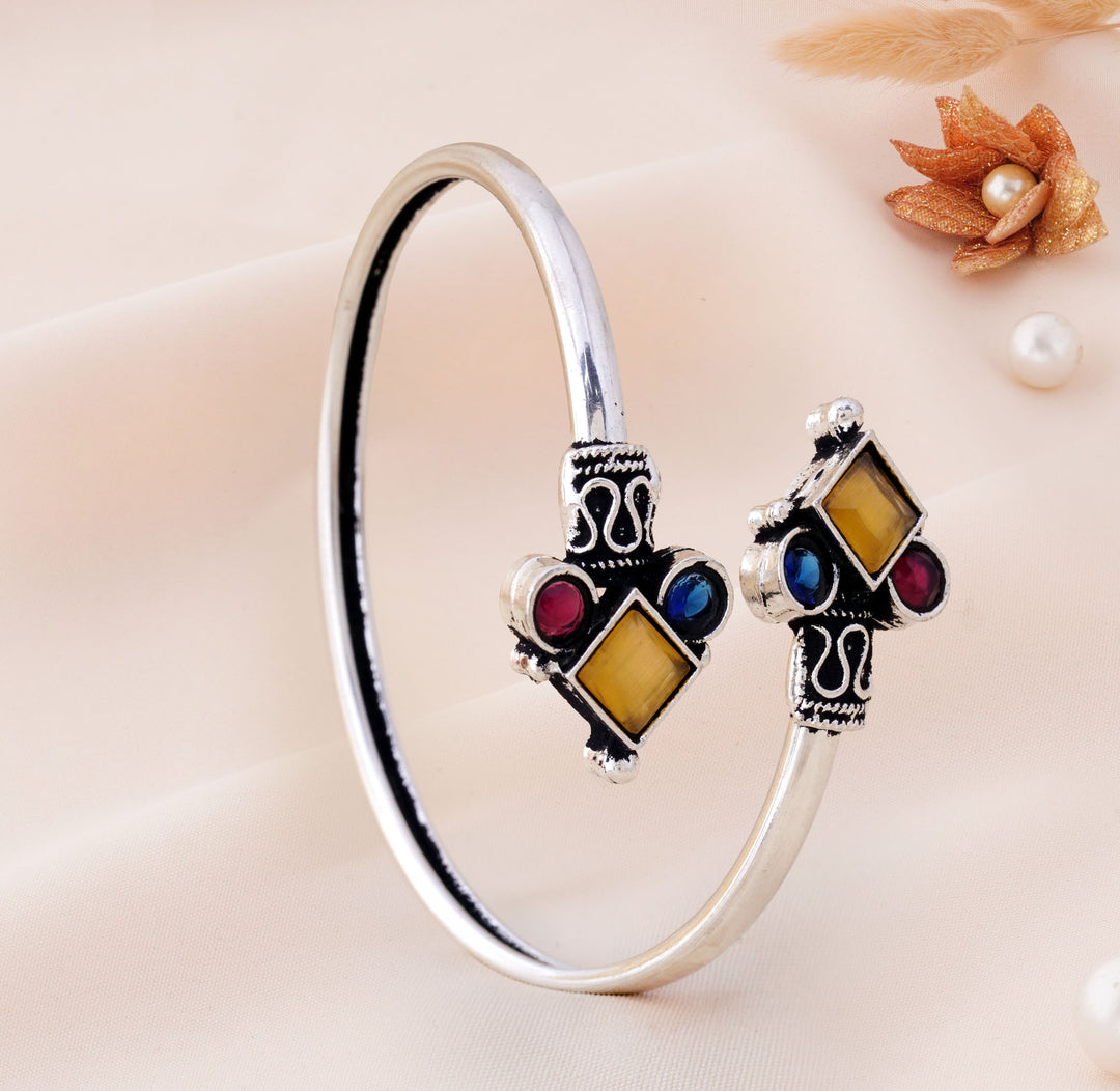 The Shahi Sandook by FUBS - 8 Jaipuri Earrings, 4 Jaipuri Kadas