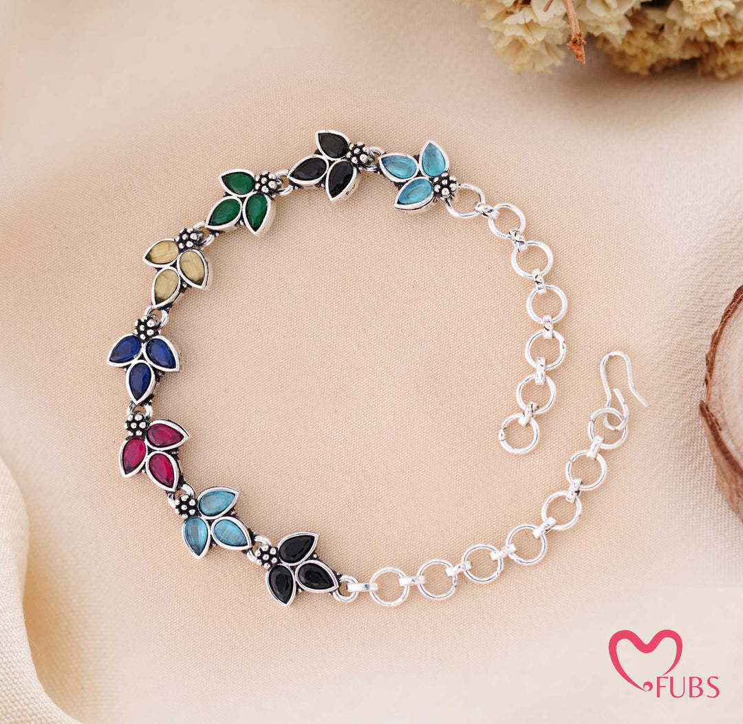 Gehno ki Peti : 9 Earrings, 5 Bracelets, 5 Rings and a Sandesh Patra in a Premium Jewelry Box