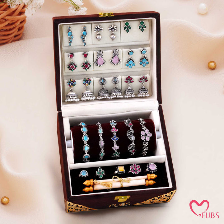 Gehno Ki Peti - Royal Velvet Jewelry Box of 9 Earrings, 5 bracelets, 5 Rings and a Sandesh Patra