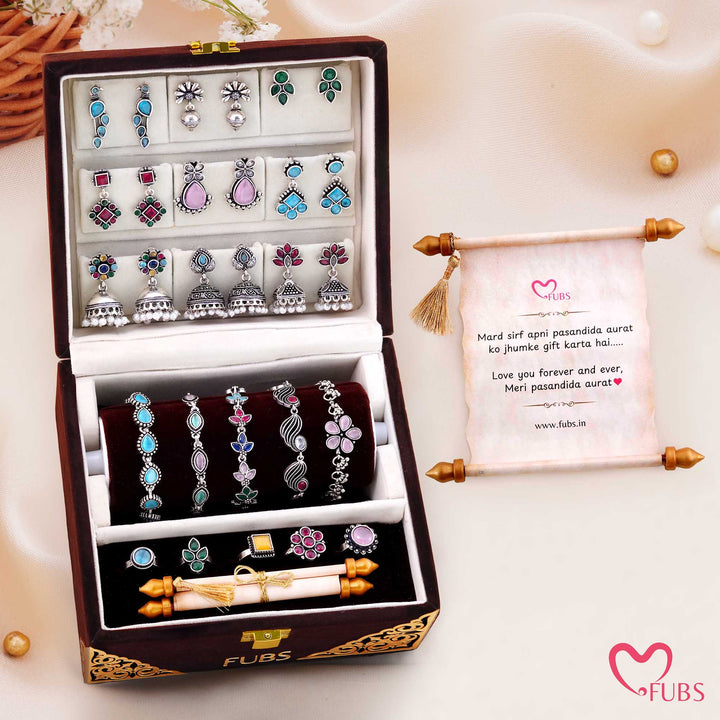 Gehno Ki Peti - Royal Velvet Jewelry Box of 9 Earrings, 5 bracelets, 5 Rings and a Sandesh Patra
