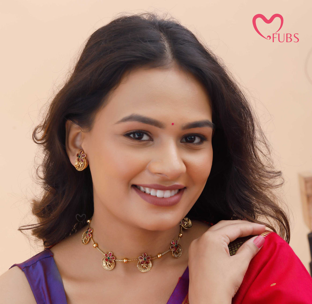 Classic Flower Motif Necklace & Earrings Combo