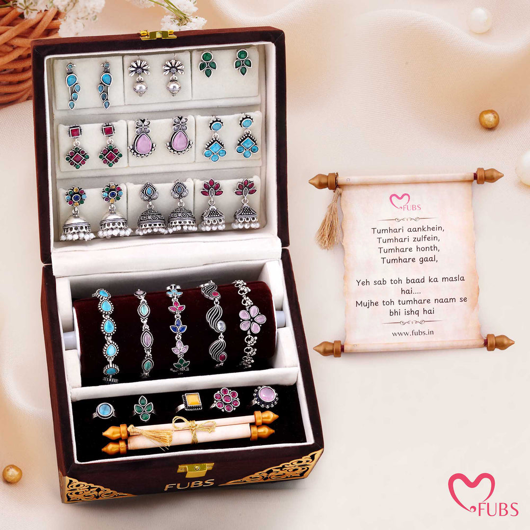 Gehno Ki Peti - Royal Velvet Jewelry Box of 9 Earrings, 5 bracelets, 5 Rings and a Sandesh Patra