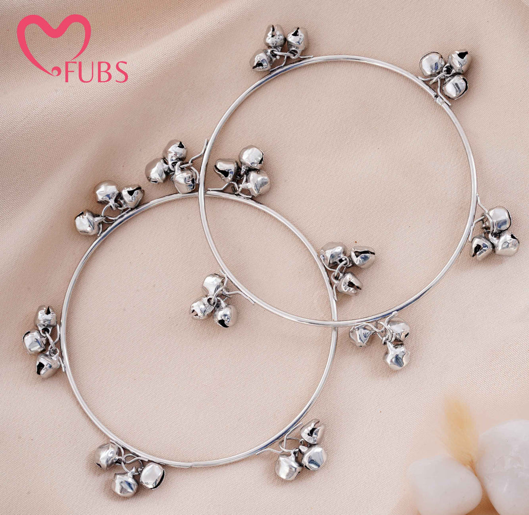 Classic Bangle with Jingle Touch
