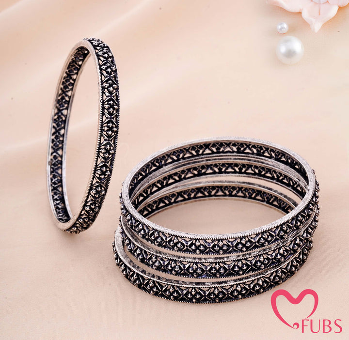 Traditional Textured Bangle Set