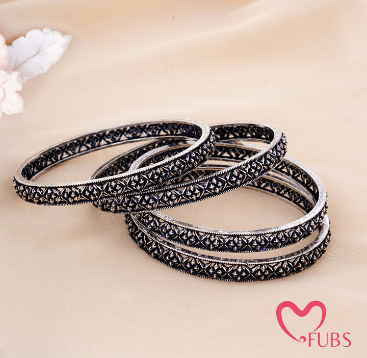 Traditional Textured Bangle Set