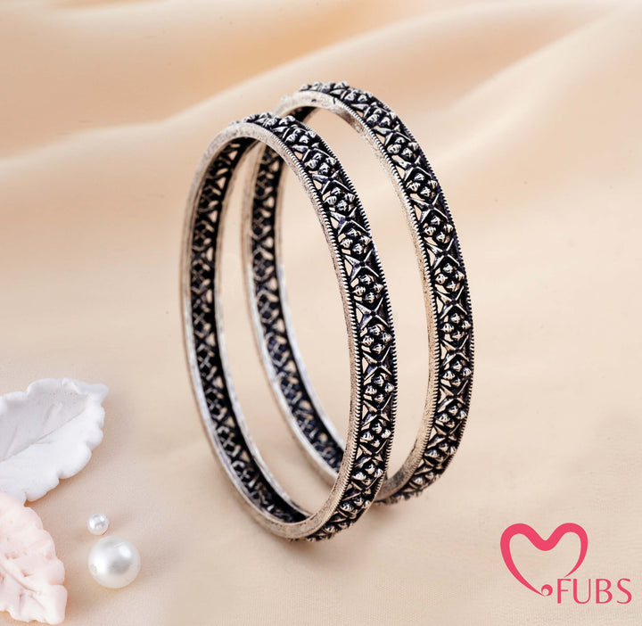 Traditional Textured Bangle Set