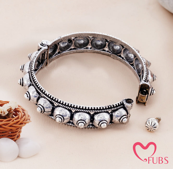 Oxidised Dome Pattern Statement Bangle