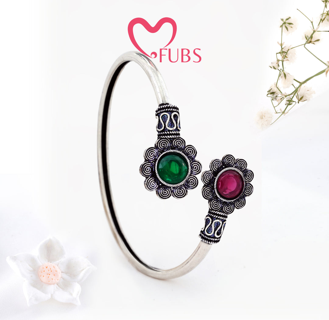 Antique Stone-Studded Adjustable Bracelet