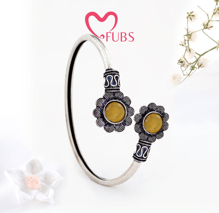 Antique Stone-Studded Adjustable Bracelet