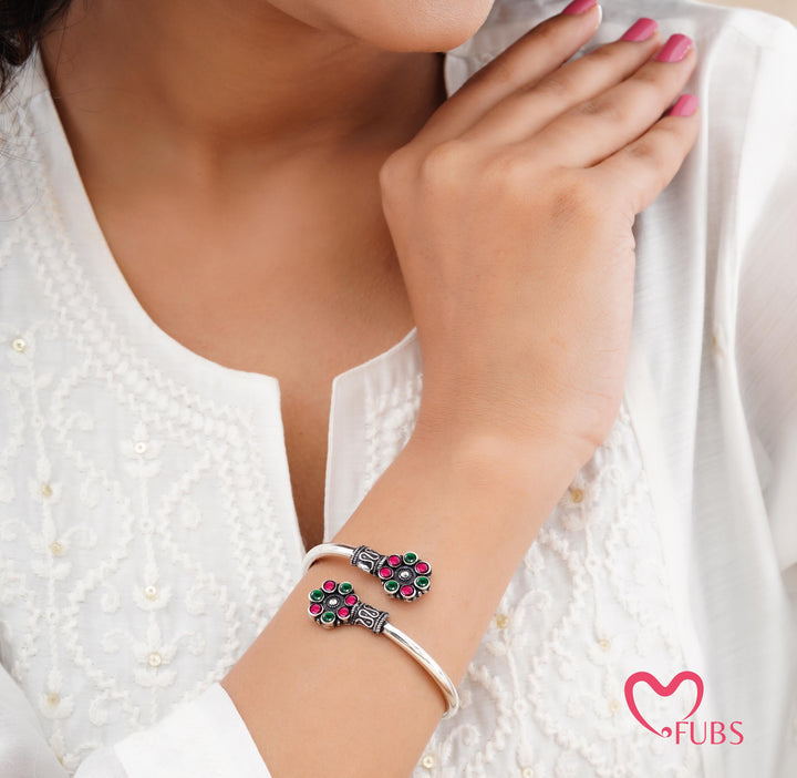 Royal Bracelet Set in Premium Red Gift Box