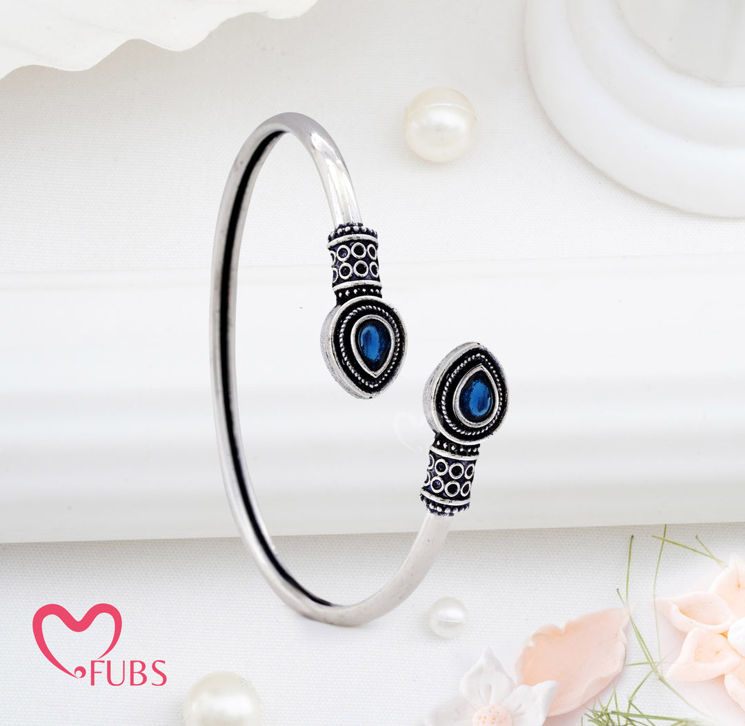 Oxidized Open Bracelet with Teardrop Stone