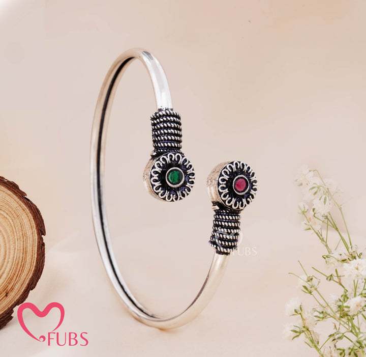 Oxidized Floral End Bracelet