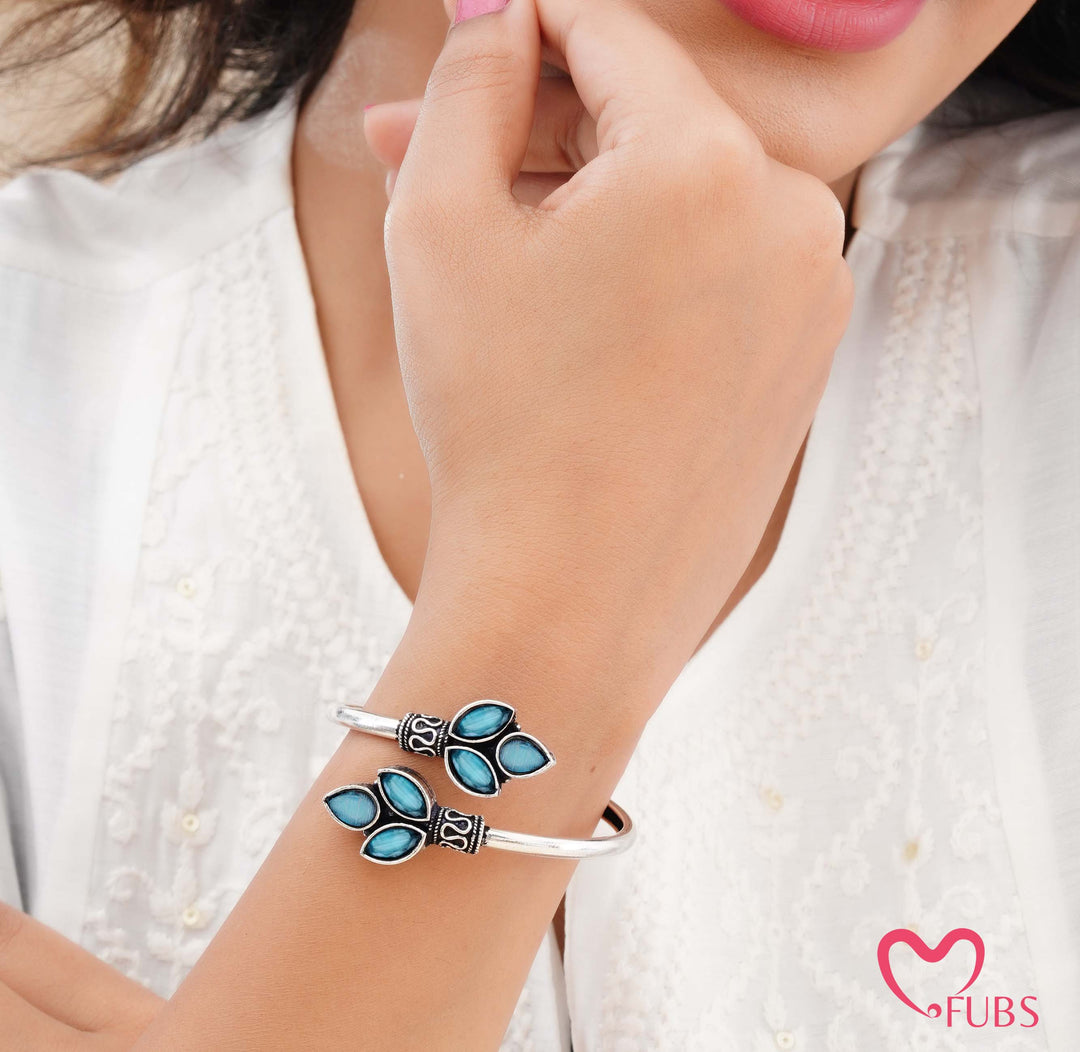 Royal Bracelet Set in Premium Red Gift Box