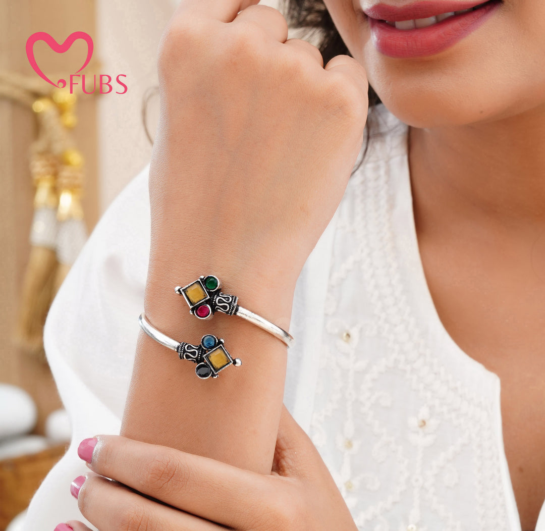 Royal Bracelet Set in Premium Red Gift Box