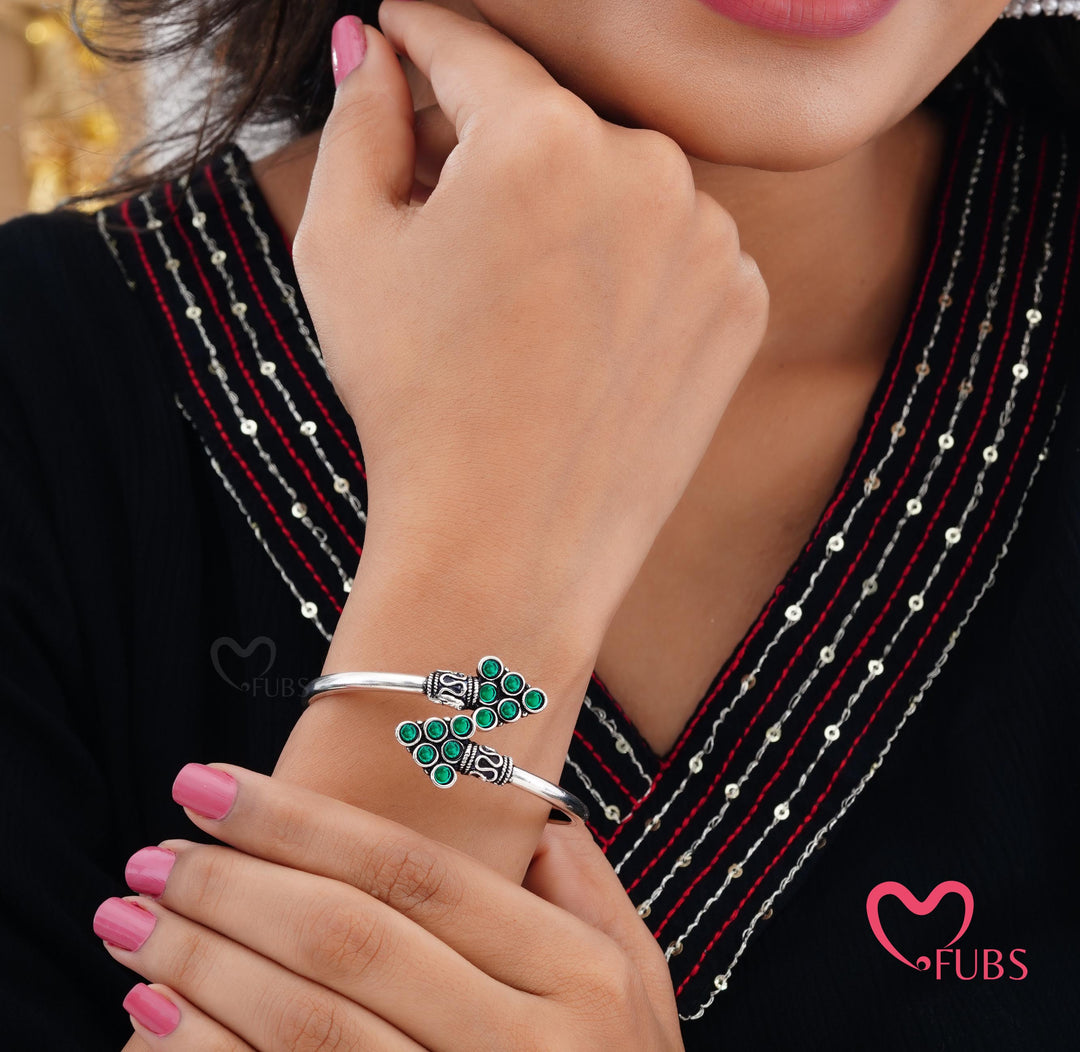 Royal Bracelet Set in Premium Red Gift Box