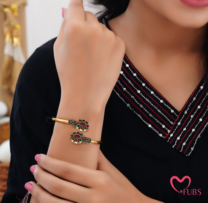 Royal Bracelet Set in Premium Red Gift Box