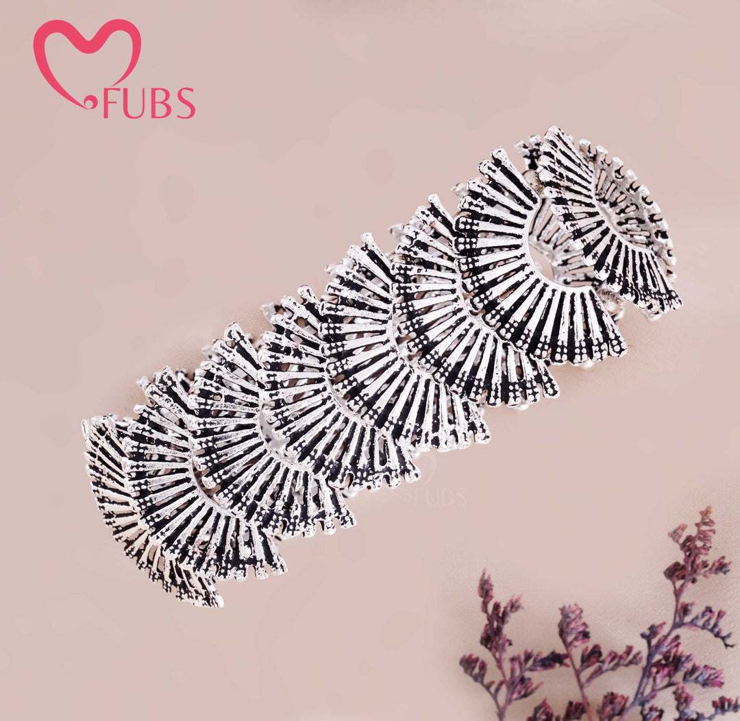 Antique Fan Design Wide Bracelet for Traditional Charm