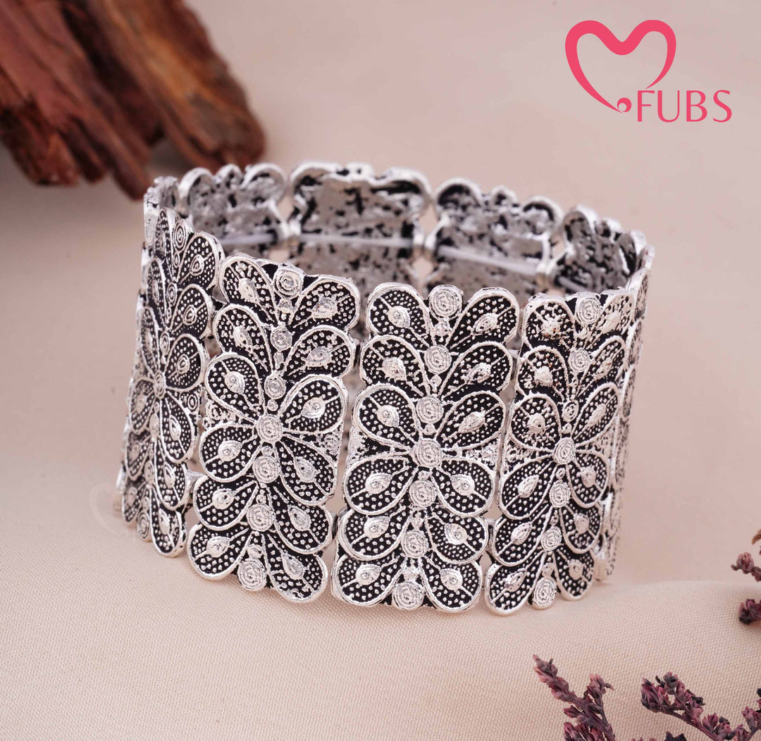 Handcrafted Bracelet with Intricate Floral Detailing