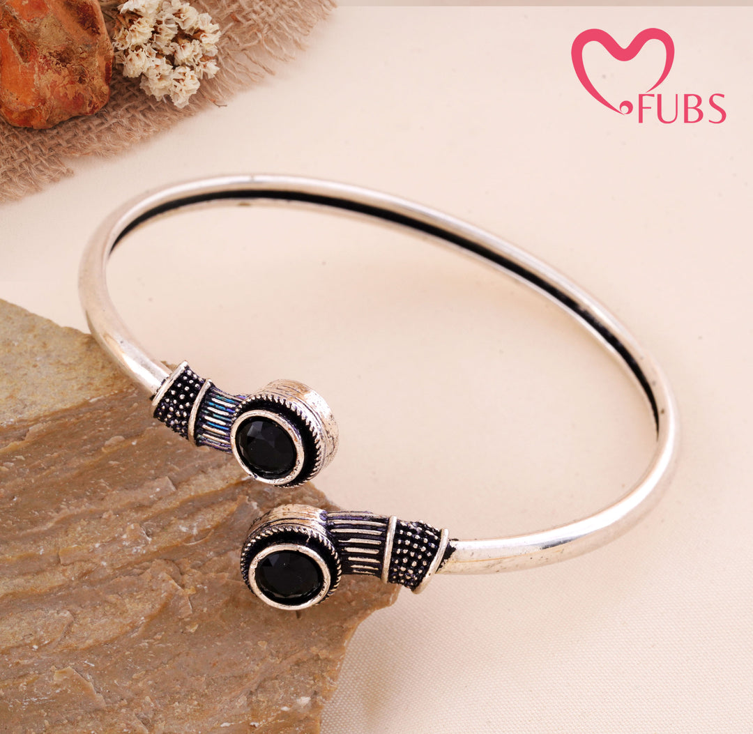Antique Oxidised Round Stone Open Bracelet