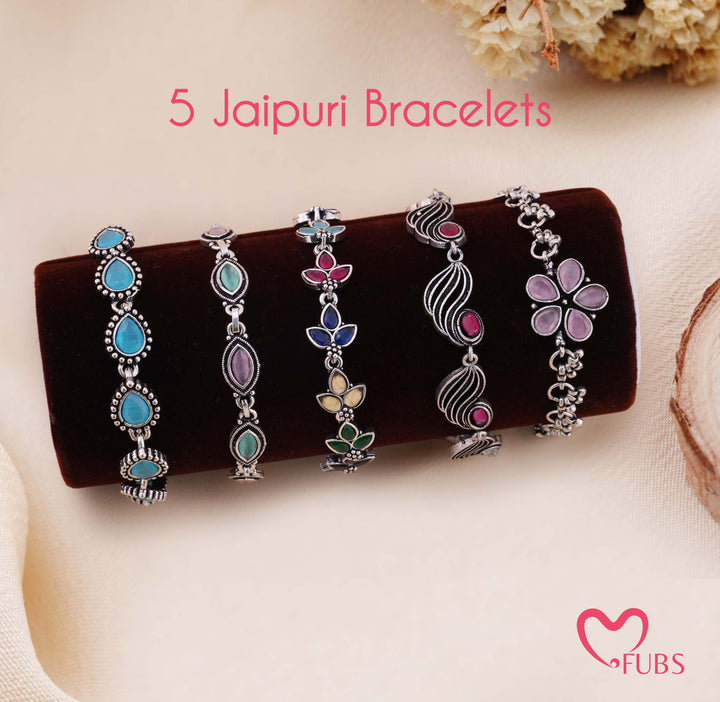 Gehno ki Peti : 9 Earrings, 5 Bracelets, 5 Rings and a Sandesh Patra in a Premium Jewelry Box