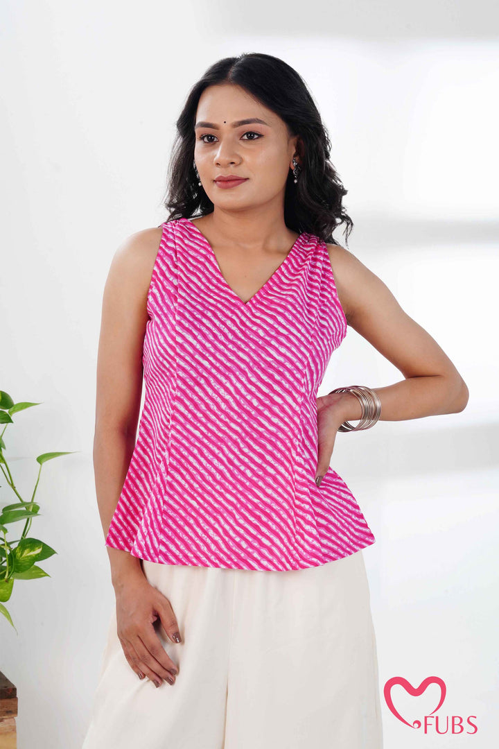 Pink Leheriya Sleeveless Kurti & Bird Studs Set
