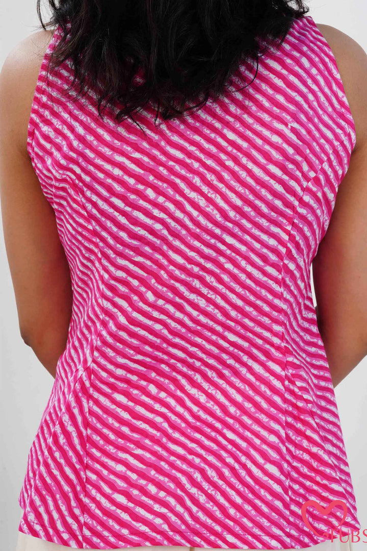 Pink Leheriya Sleeveless Kurti & Bird Studs Set