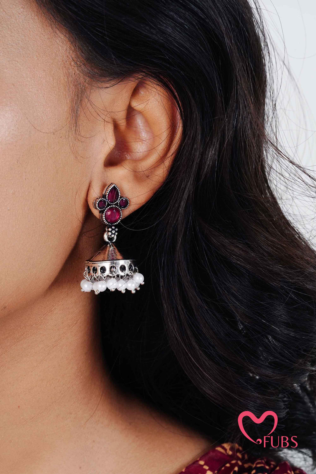 Maroon Geometric Print Sleeveless Kurti & Pearl Jhumka Earring Combo Set
