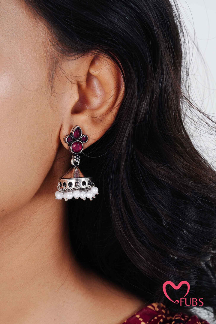 Maroon Geometric Print Sleeveless Kurti & Pearl Jhumka Earring Combo Set