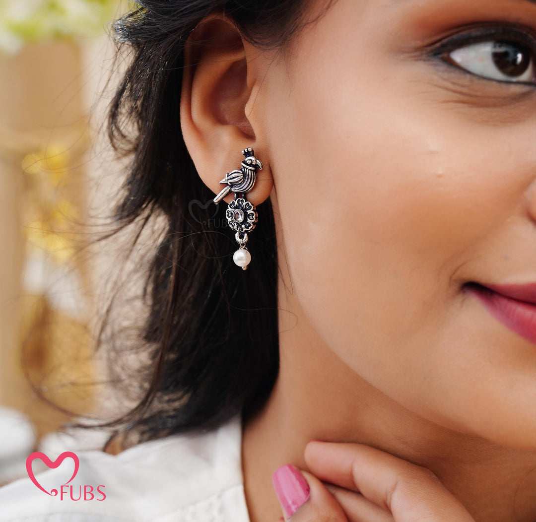 Traditional Bird Motif Jewelry Set with Pearls