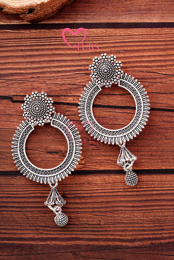 Elegance Circular Motion Oxidized Earring