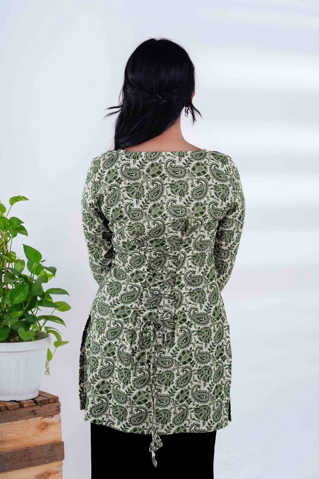 Botanical Leaf Print Kurti with Petite Oxidized Studs