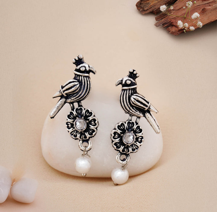 Traditional Bird Motif Jewelry Set with Pearls