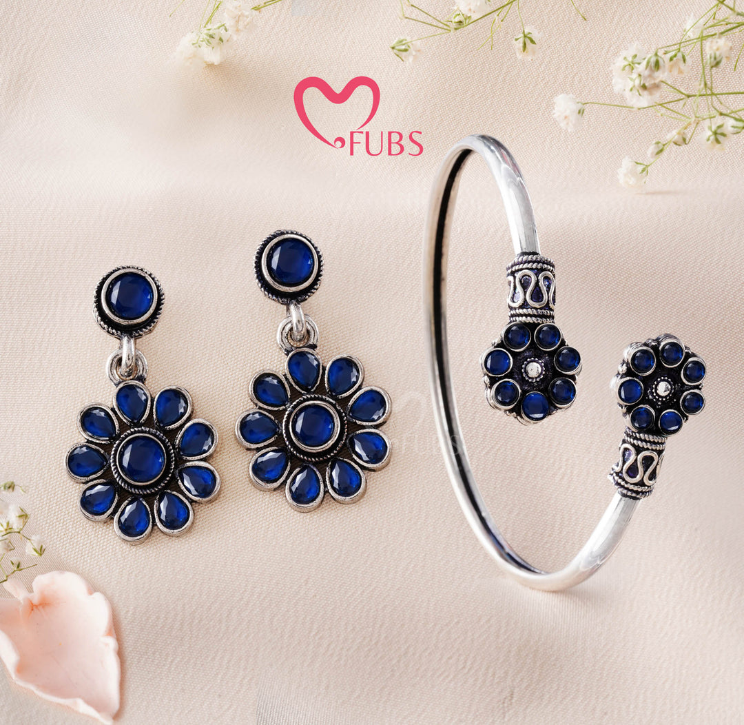 Midnight Bloom Jewelry Set – Earrings & Bracelet