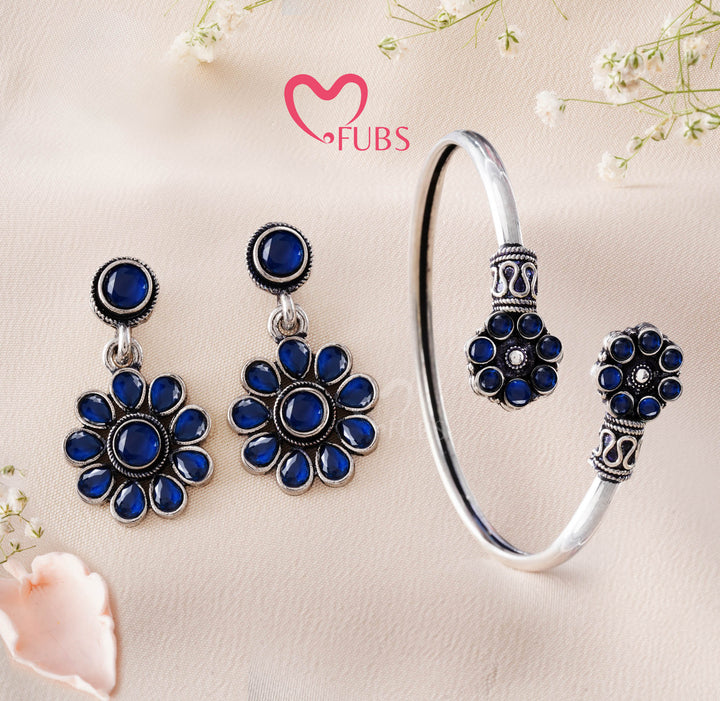 Midnight Bloom Jewelry Set – Earrings & Bracelet