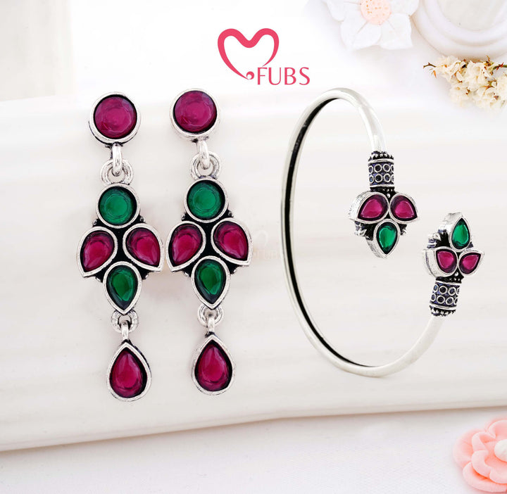 Graceful Floral Earring & Bracelet Combo