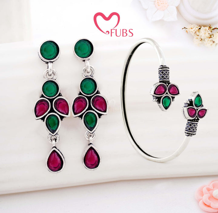 Graceful Floral Earring & Bracelet Combo