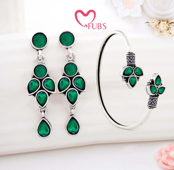 Graceful Floral Earring & Bracelet Combo