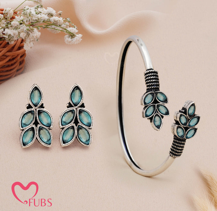 Traditional Leaf Design Bracelet with Matching Earrings