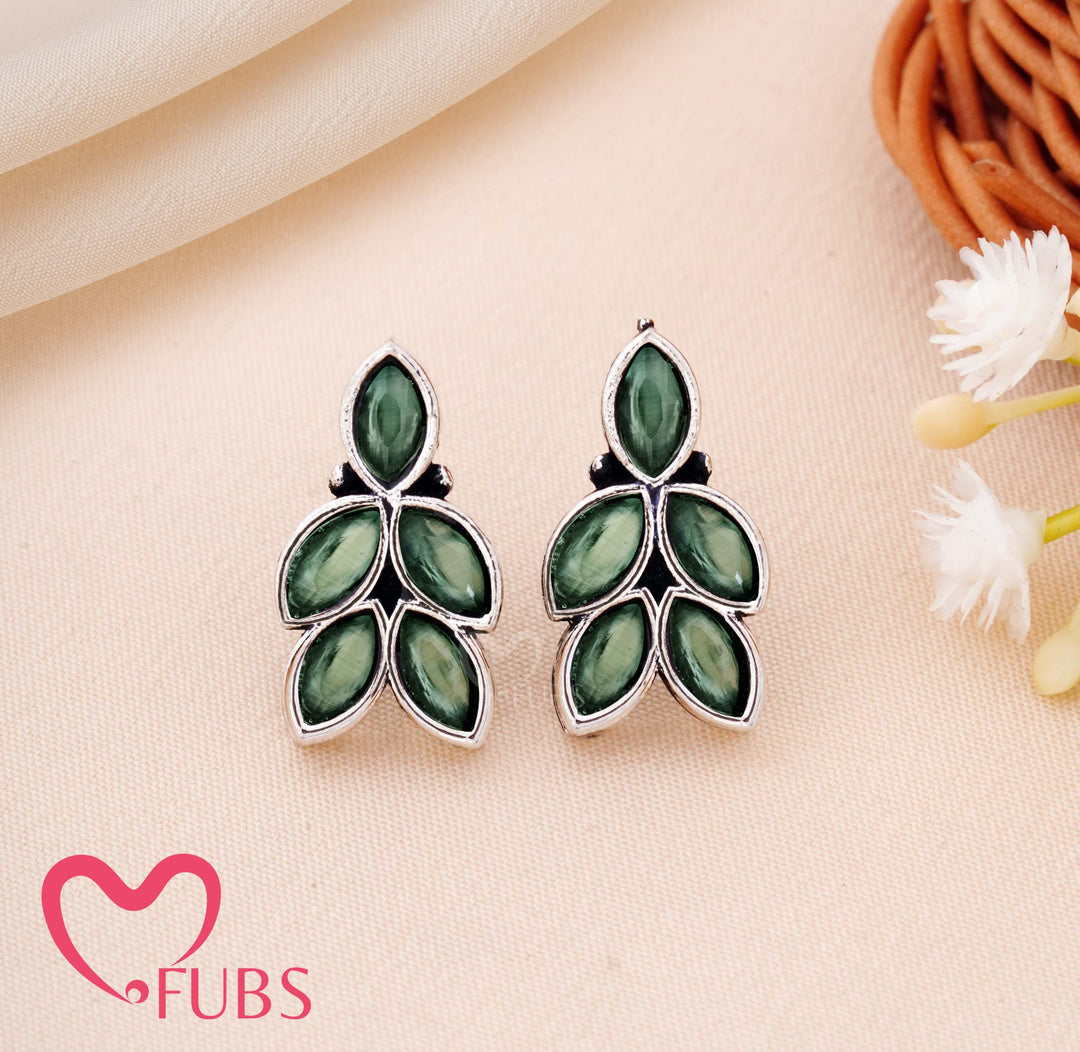 Elegant Leaf Motif Earrings with Teardrop Detailing
