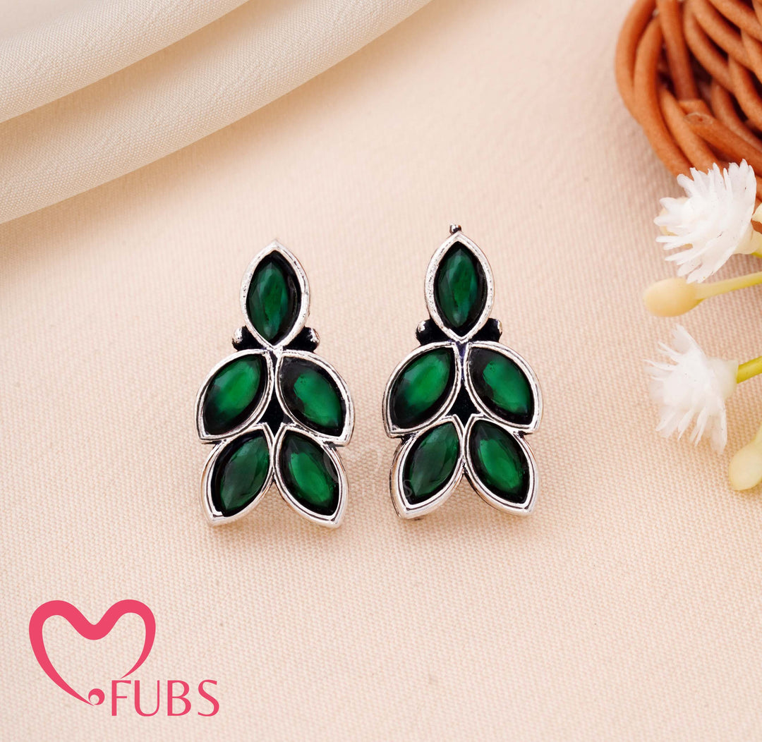 Elegant Leaf Motif Earrings with Teardrop Detailing