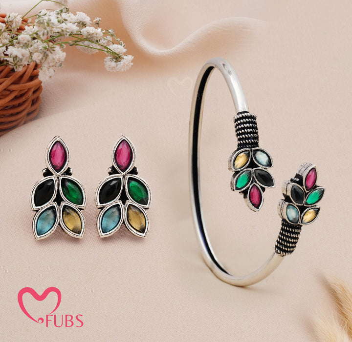 Traditional Leaf Design Bracelet with Matching Earrings