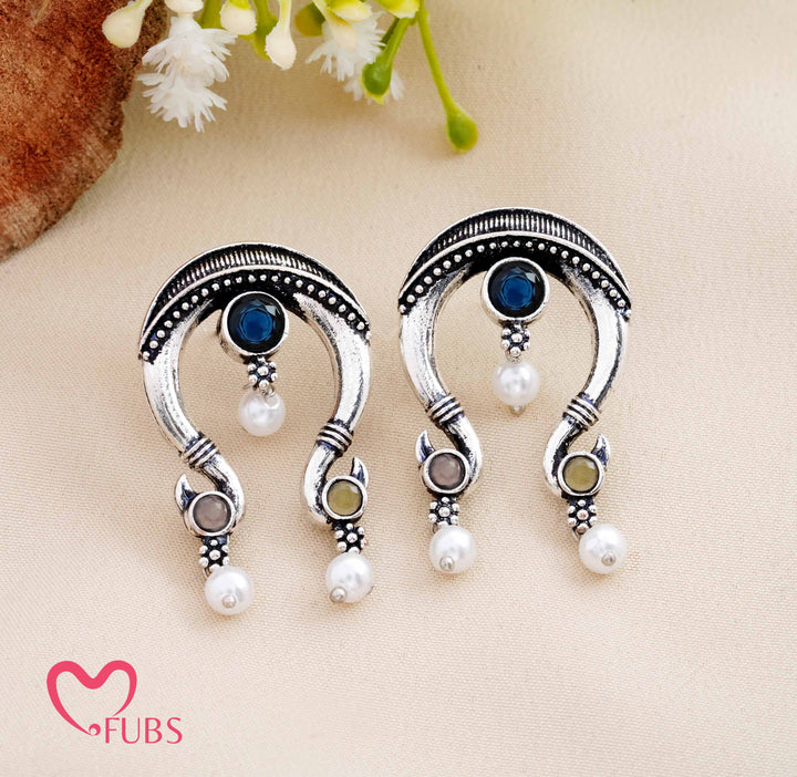 Aesthetic Oxidized Horseshoe Studs with Stone & Pearl Drops