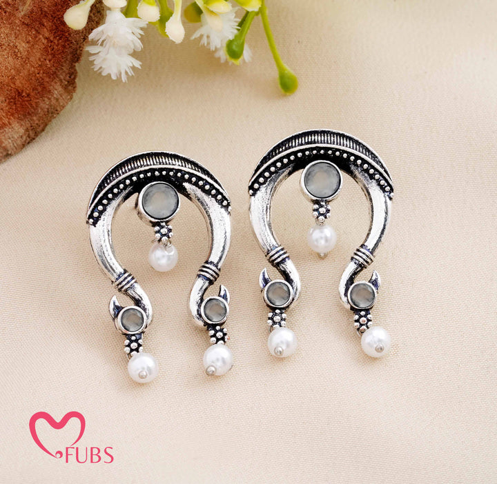 Aesthetic Oxidized Horseshoe Studs with Stone & Pearl Drops