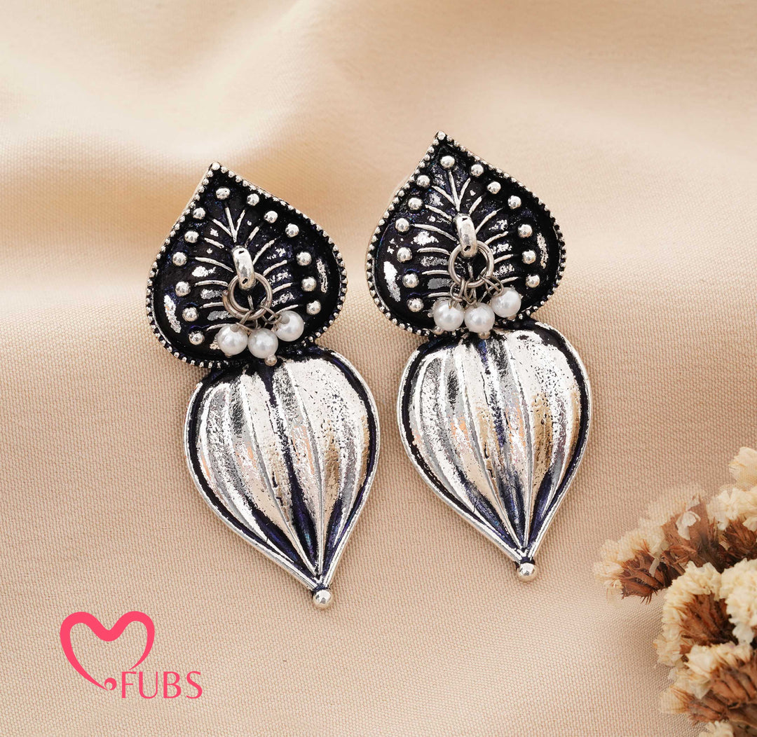 Traditional Oval Studs with Luminous White Stones (Silver)