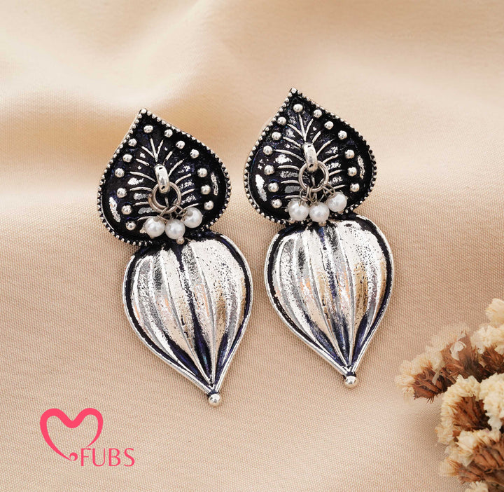 Traditional Oval Studs with Luminous White Stones (Silver)