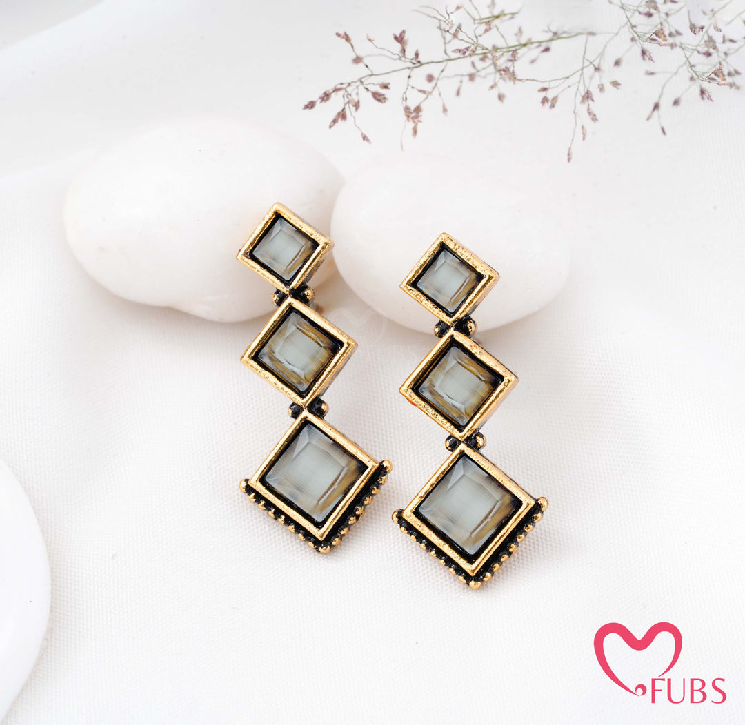 Royal Square Earrings (Golden)