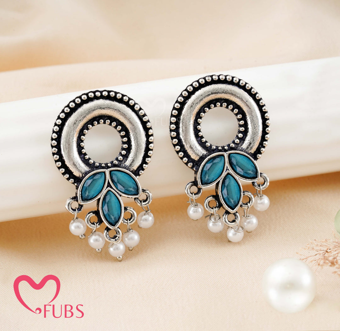 Aesthetic Oxidized Leaf Drop Earrings with Pearls