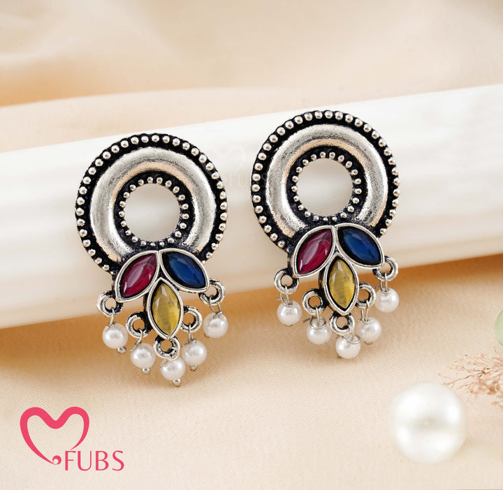 Aesthetic Oxidized Leaf Drop Earrings with Pearls