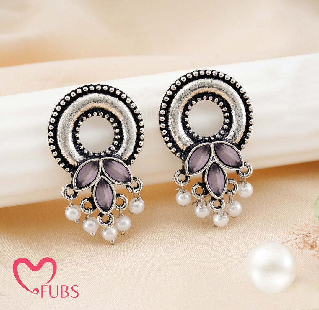 Aesthetic Oxidized Leaf Drop Earrings with Pearls